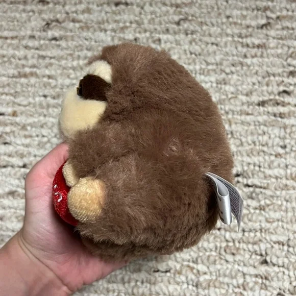 🦥AURORA: Small sloth plush with a heart “Hugs” saying. - Picture 6 of 8